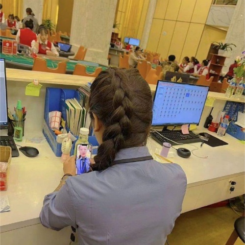 2元彩票游戏冠军奖杯